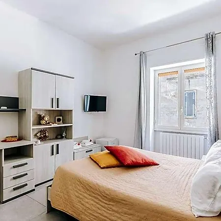 Oda ve Kahvaltı Dimora Dell'artista 2 Lecce