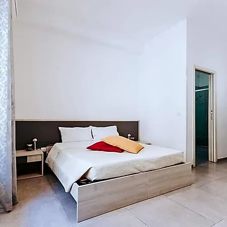 Dimora Dell'artista 2 Oda ve Kahvaltı 3*
