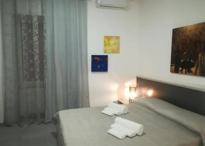 Dimora Dell'artista 2 לינה וארוחת בוקר לצ'ה