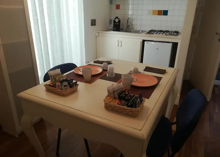 Dimora Dell'artista 2 3* לצ'ה